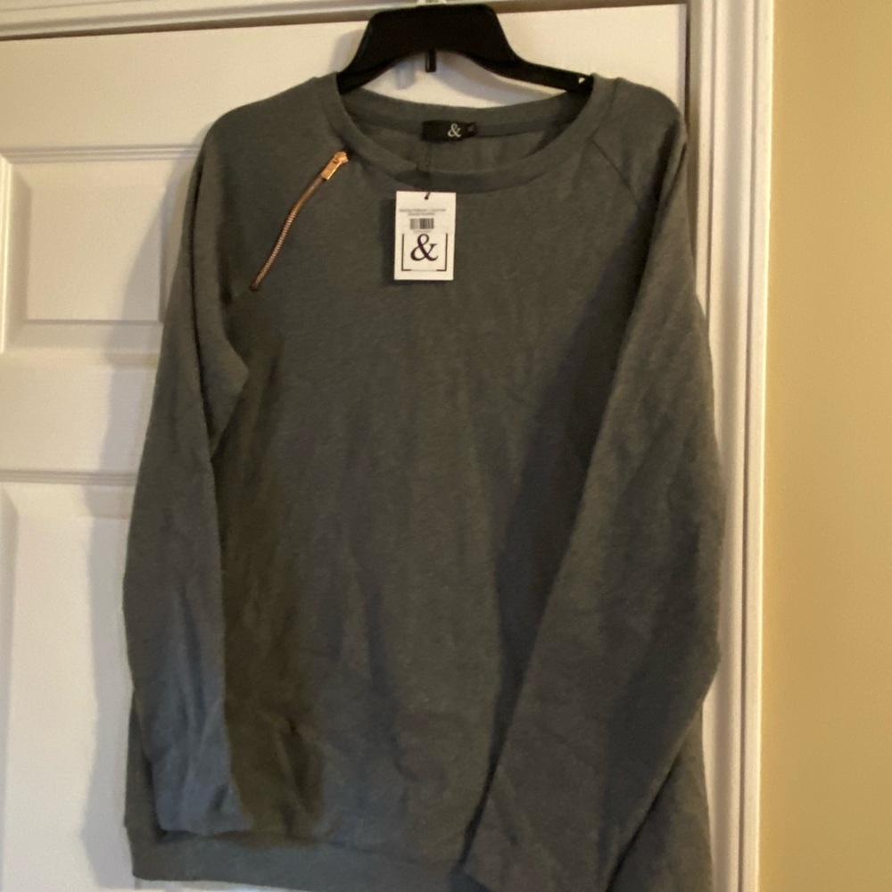 Women’s sweatshirt